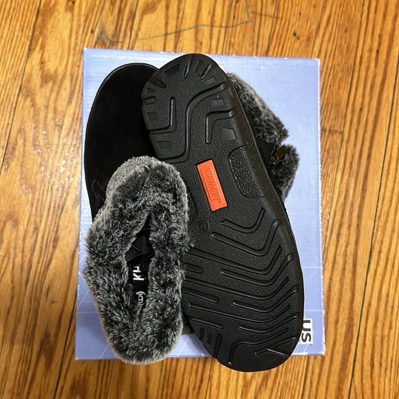 Khombu Women's Jessica Ankle Boots - Picture 7 of 9